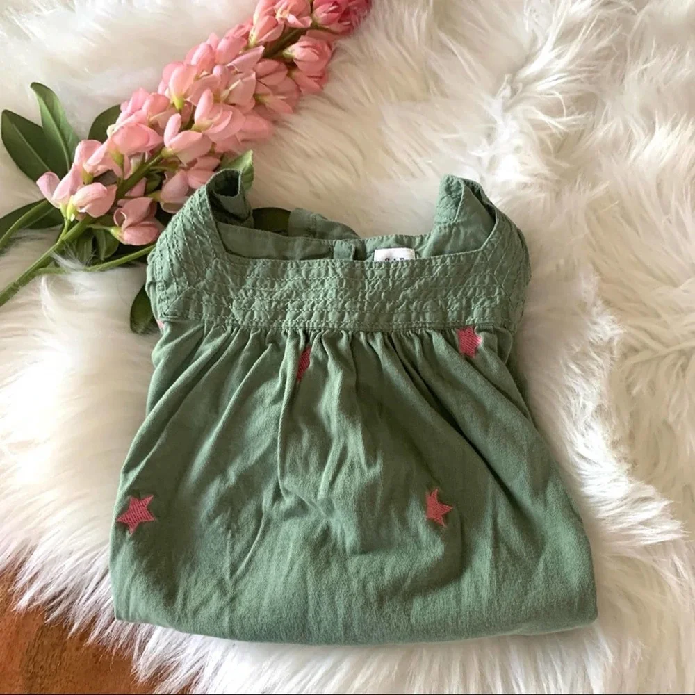 Baby Gap—Sage Embroidered‎ Stars Top. Girls M